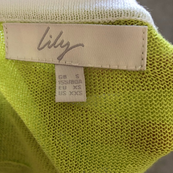 Yellow/green flower top - Picture 6 of 6